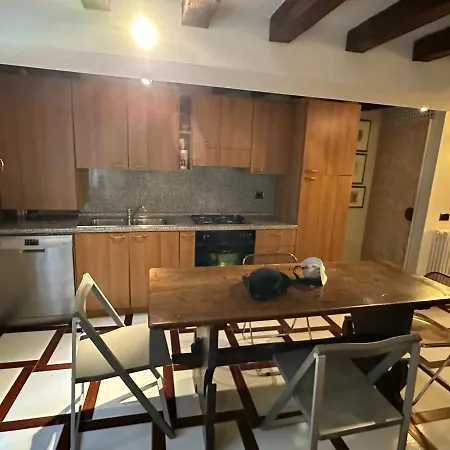 1 Ca'del Traghetto Family Apartment Venedig