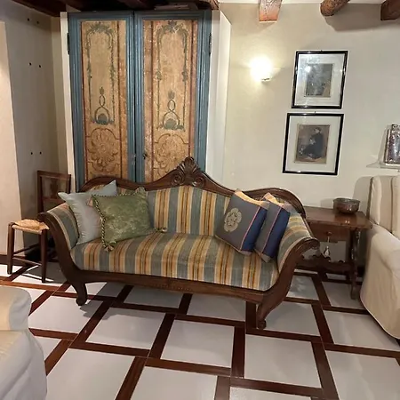 1 Ca'del Traghetto Family Apartment Venedig